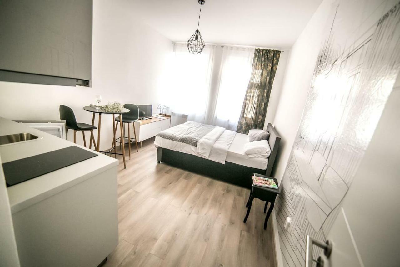 Prague Friendly Apartments In Прага Екстер'єр фото