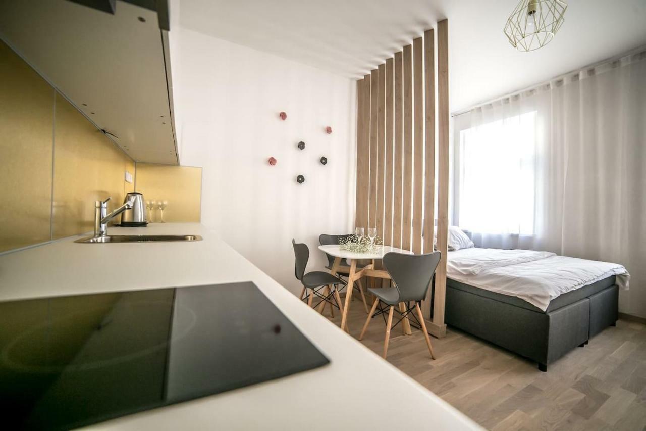 Prague Friendly Apartments In Прага Екстер'єр фото